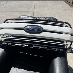 2018 - 2020 F150 OEM Grill With Emblem