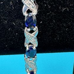 New  Blue Sapphire 8.40 Carat With Diamond Accents 7” Long Tennis Bracelet 8.77 Grams Total Weight Beautiful 