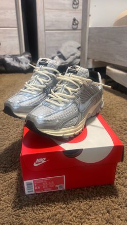 Nike zoom vomero 5