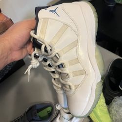 Jordan 11 Columbias