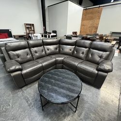Manual Reclining sectional 