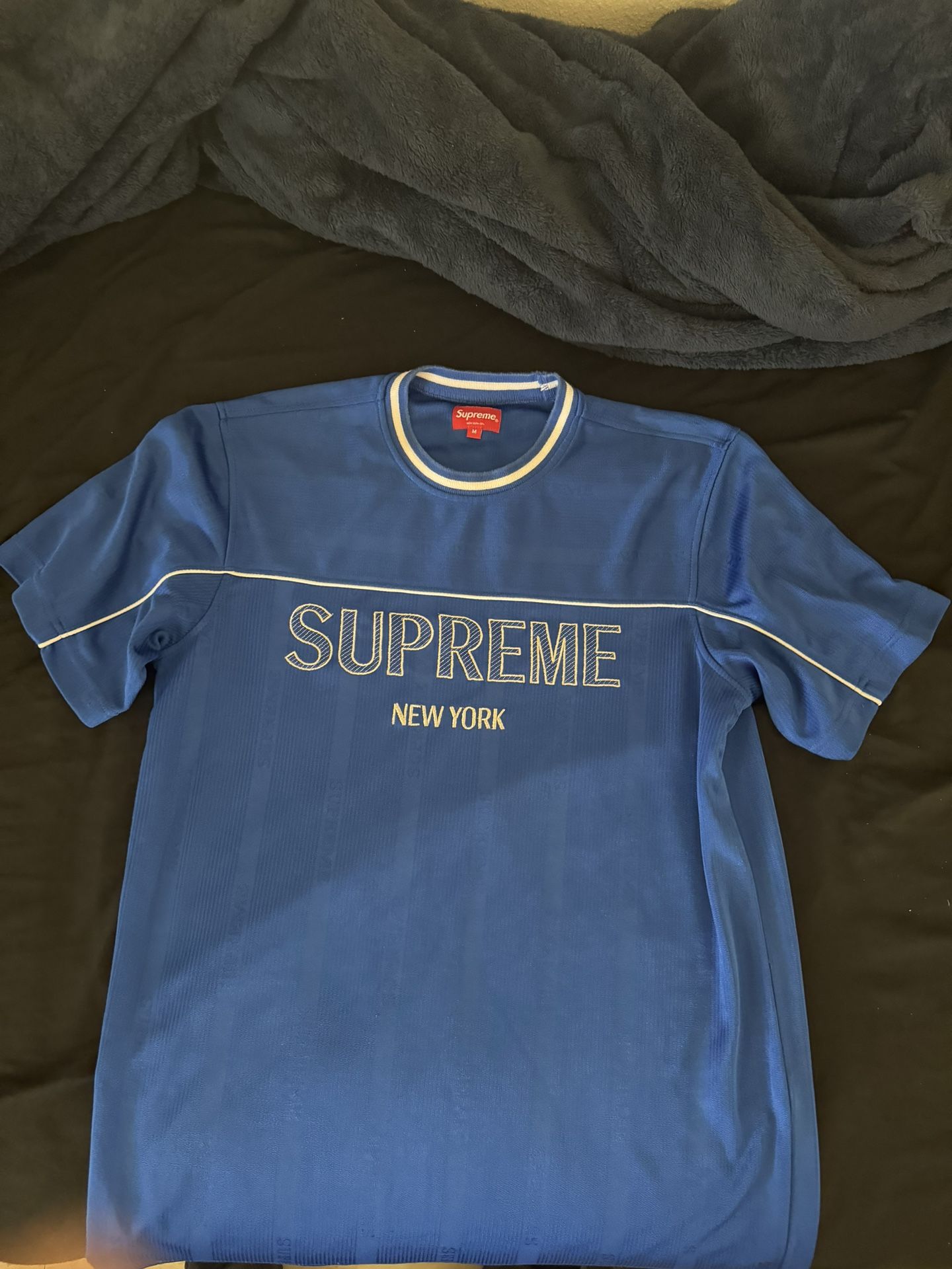 Supreme Shirt Size M