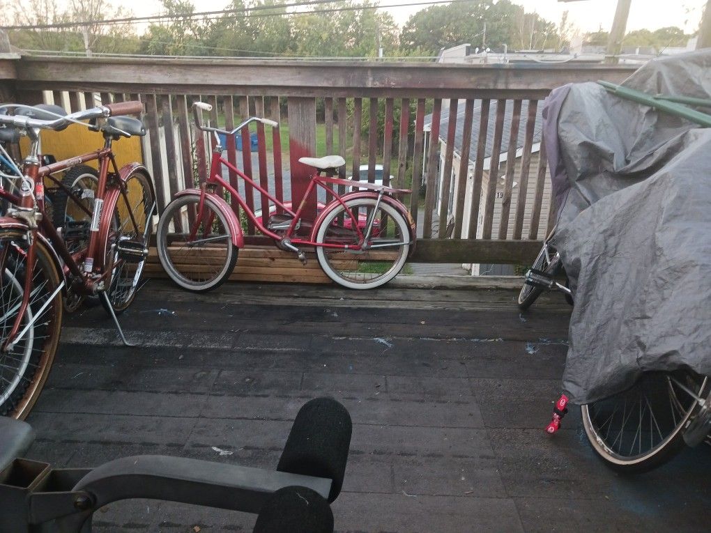20. Old Bike. Good Condition. 60 Cash