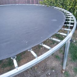 Trampoline 