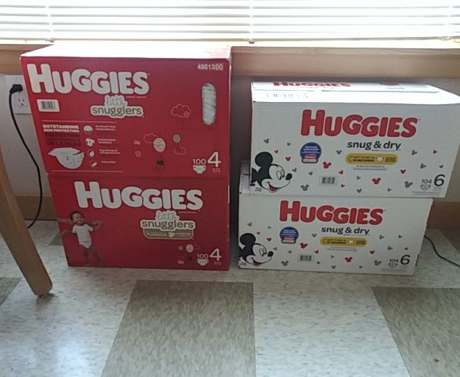 Huggies little Snugglers and Huggies Snug and Dry