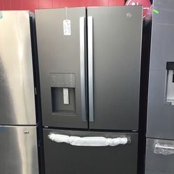 New Scratch And Dent GE 28 Cu Ft Black Slate French Door Fridge. 1 year Warranty 