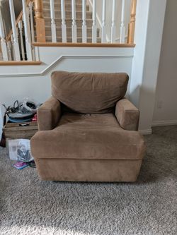 Small swivel Couch