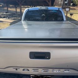 Tacoma 6ft Bed Hard Toneu cover