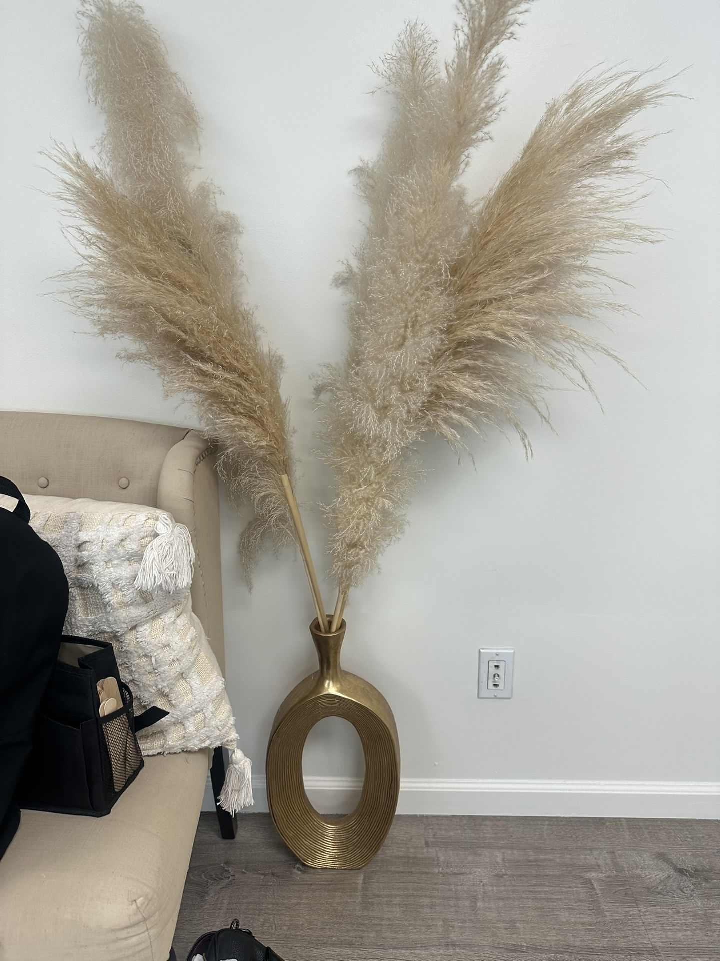 Pampas With Vase