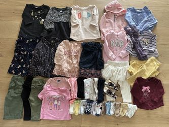 Huge lot of baby girl 6-12mos clothes(Ruffle Butts, Gap, Old Navy)