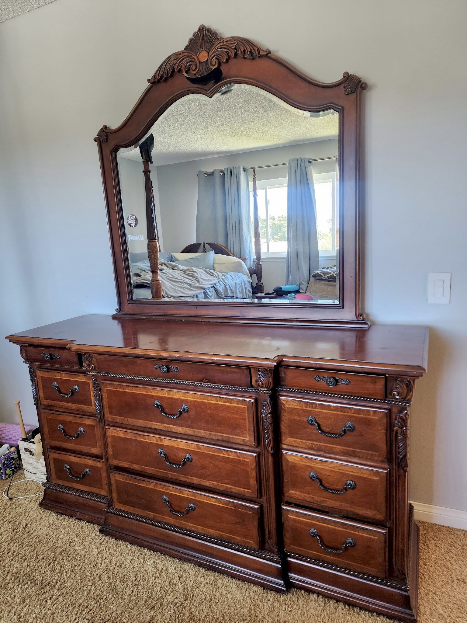 Dresser With Mirror
