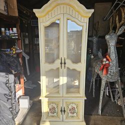 Beautiful Vintage Curio Cabinet