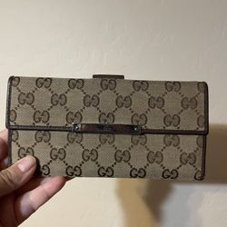 Beautiful Gucci Wallet 