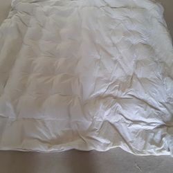 Full Size  Comforter With A Duvet and 1 Large matching Pillows 
