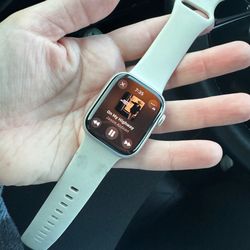 Apple Watch Series 8