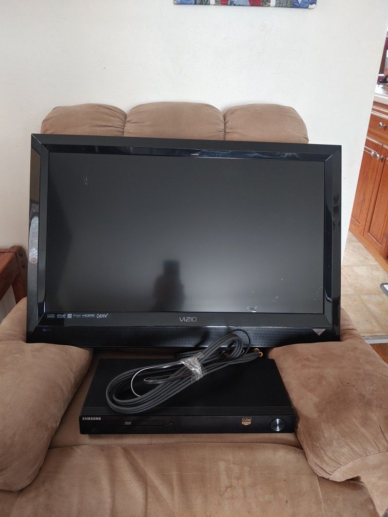 Vizio TV And Samsung DVD Player