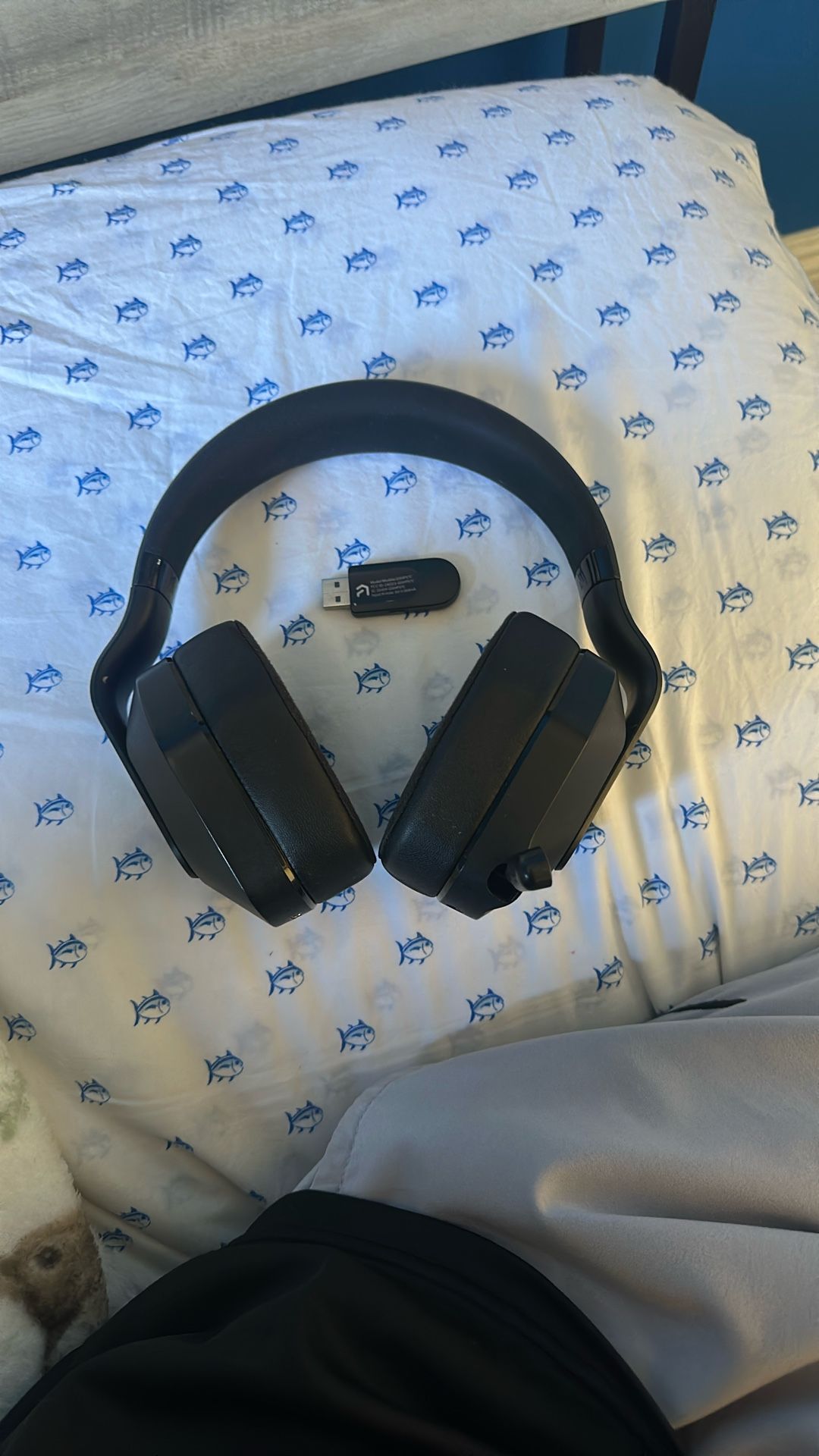Wireless headset for any console