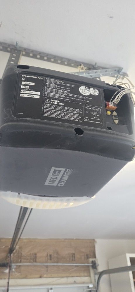Chamberlain 1/2 HP Chain Drive Garage Door Opener