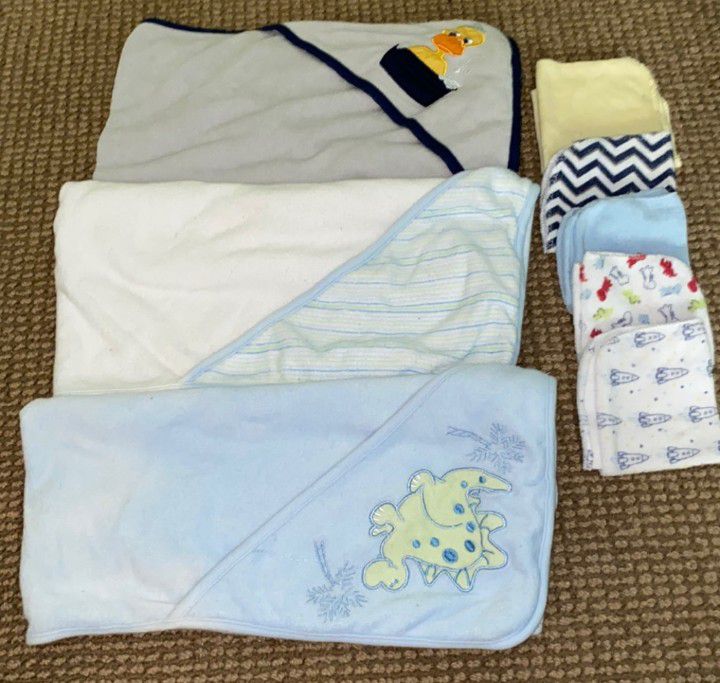3 Baby Bath Towels & 5 Baby Wash Clothes