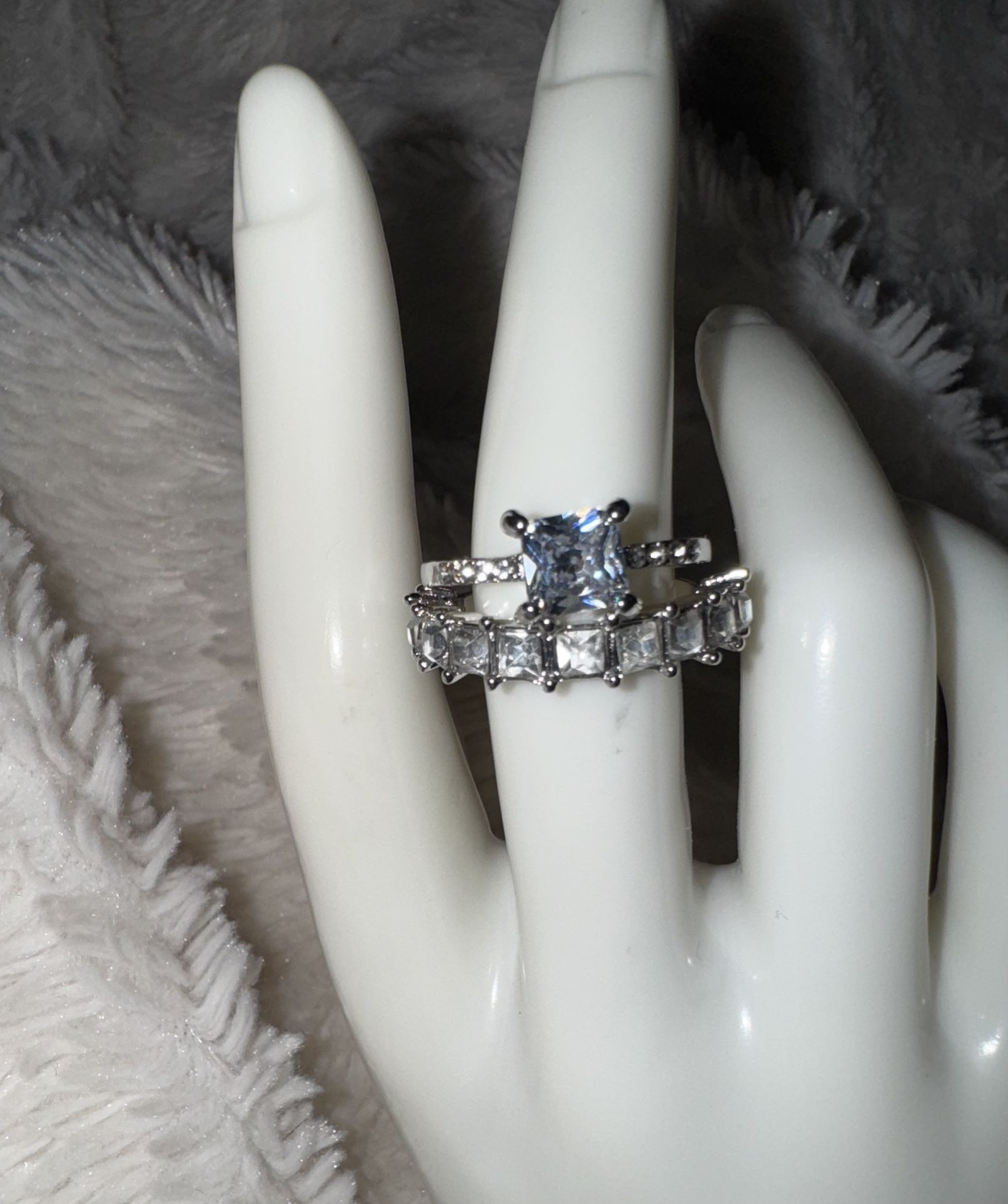 NEW Wedding Set with Rhinestones, size 7