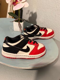 Nike Dunk Low Kids Sneakers Red Black White size 9 c toddler