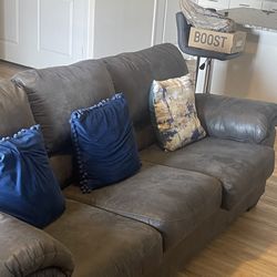 Couch Set - Need Gone TODAY!