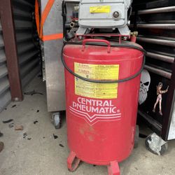 Air Compressor With Hose Reel