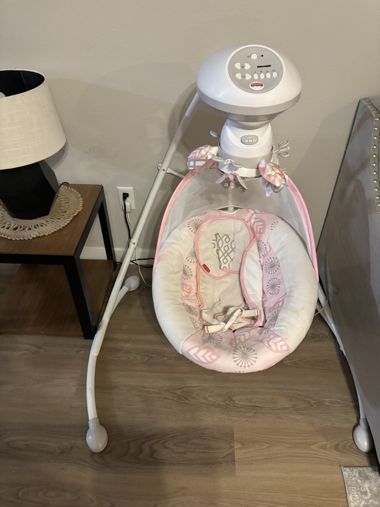 Fisher price swing - Pink