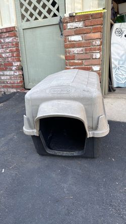 Free dog house