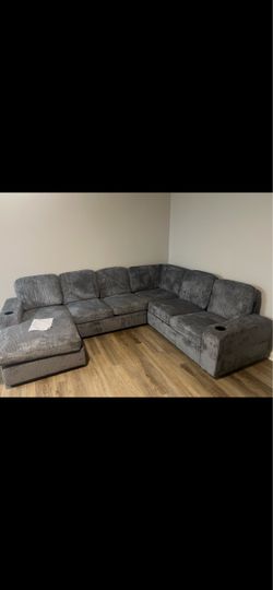 Gray Fabric Sectional Sofa with Chaise