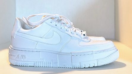 Nike Air Force 1 pixel Women’s Size 6