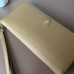 tory burch continental wallet