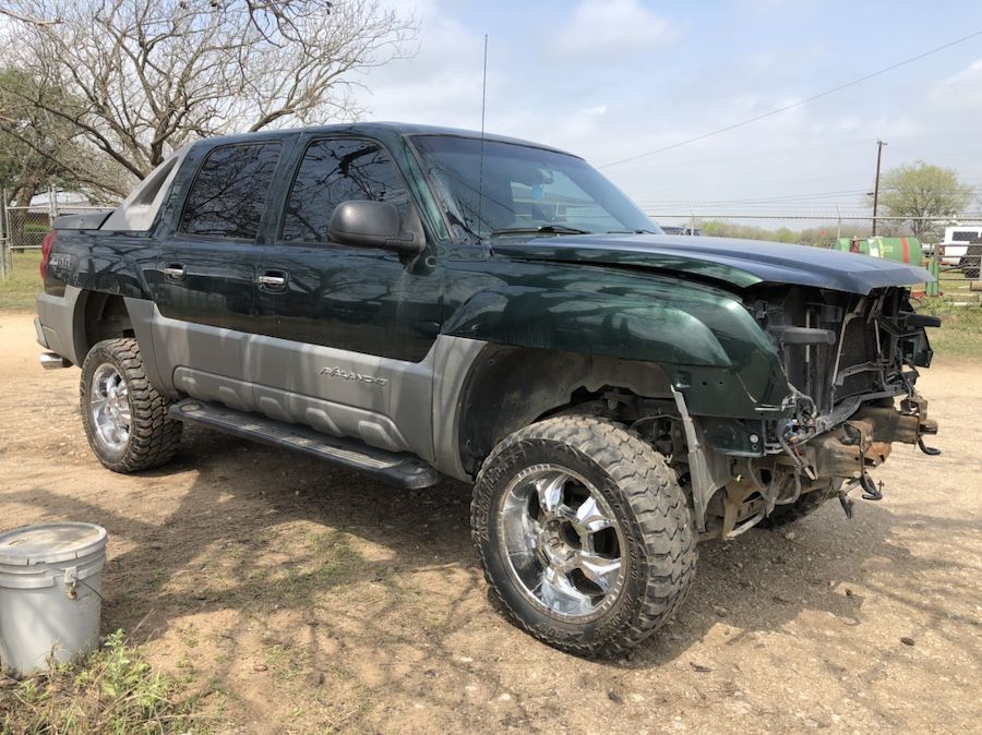 2002 Chevrolet Avalanche Lifted with 20s