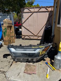 Toyota RAV4 left USED OEM HEADLIGHT  (2022-2024)