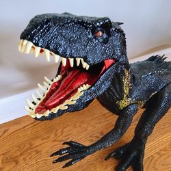 Jurassic World Super Colossal Indoraptor