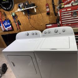 Whirlpool Washer And Gas Dryer Set 