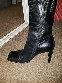 Black Leather Boots Size 6.5