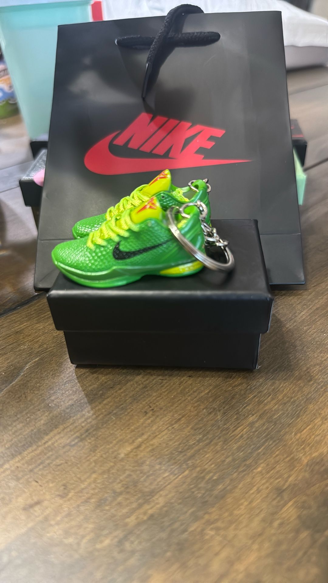 Kobe Grinch Keychains W/gift Bag 