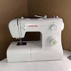 Singer Tradition Sewing Machine 