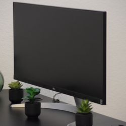 LG UltraWide / LED Monitor - Sleek White Finish