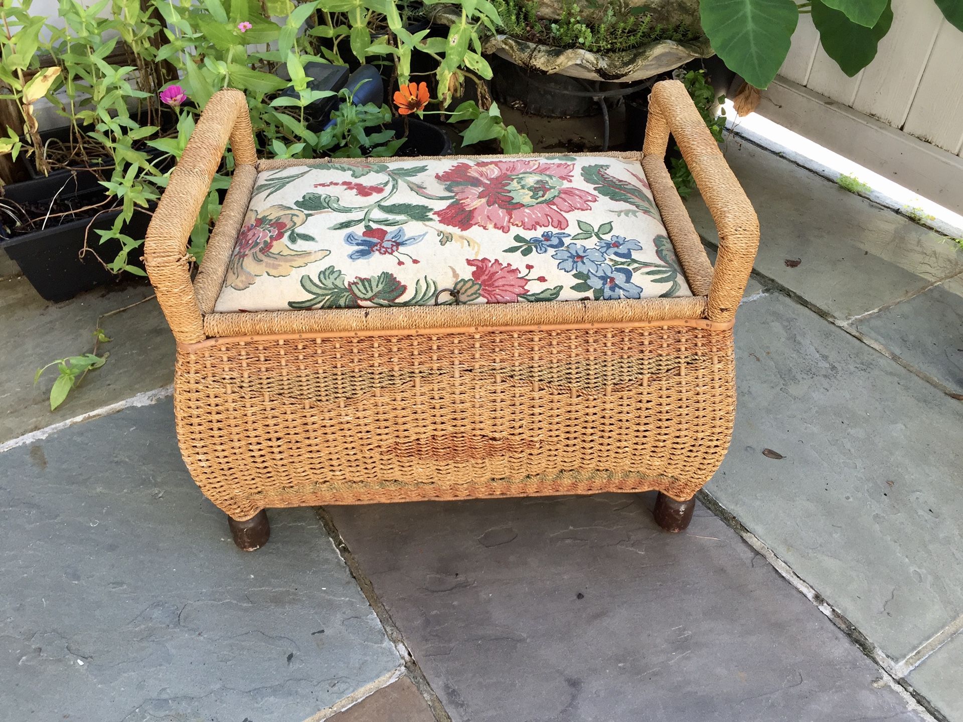 Grandma / Oma’s Linen Basket