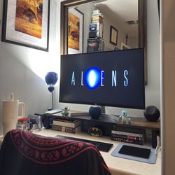 LG - 32" UHD HDR Monitor with FreeSync - White