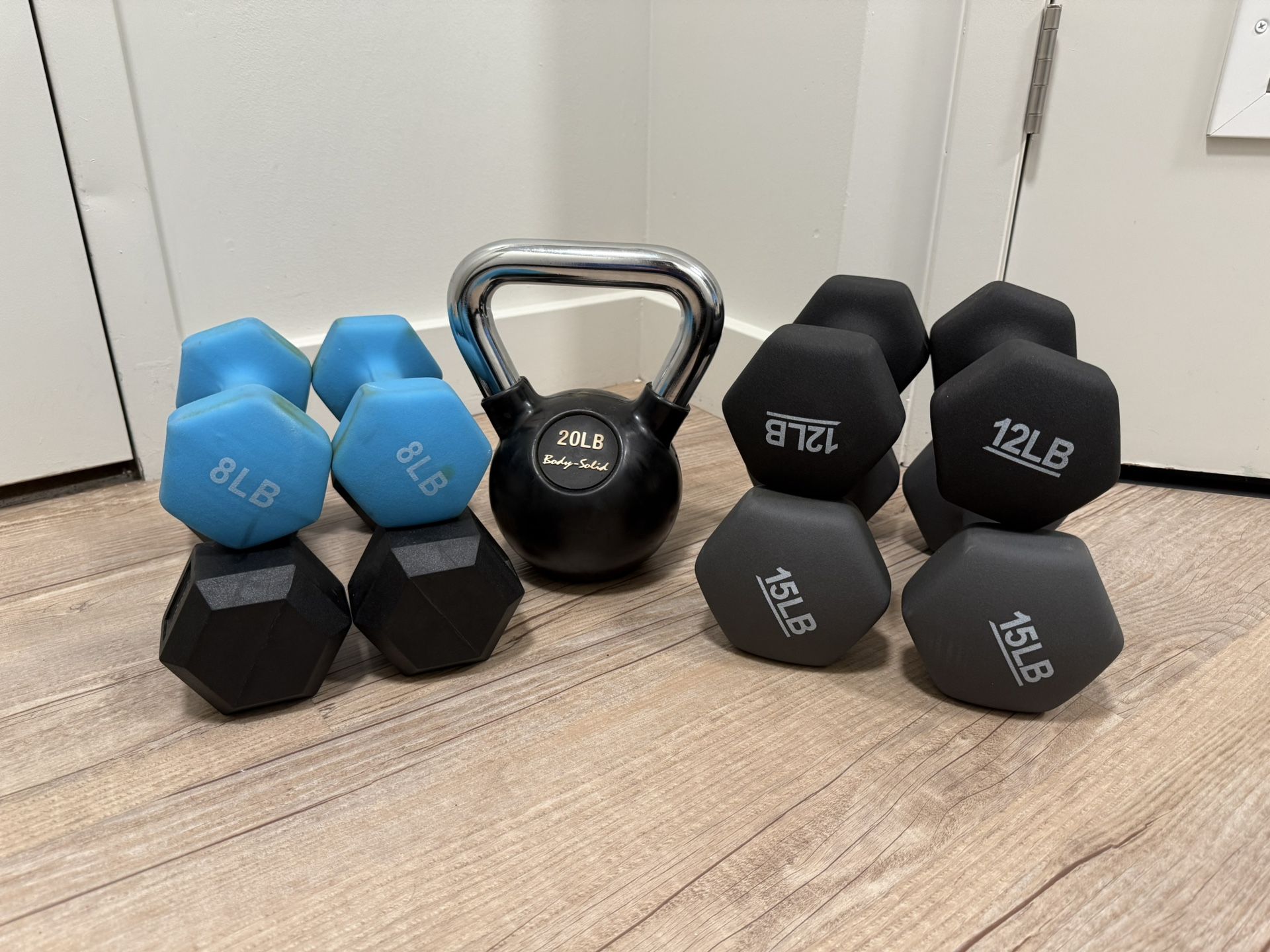 Dumbbell + Kettlebell Set – Mixed Weights (8–20 lbs)