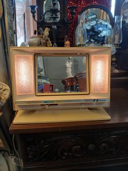 vintage 1970s lighted makeup vanity mirror,
