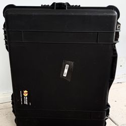 Pelican 1610 Protector Case (Mint Condition / Como Nueva)