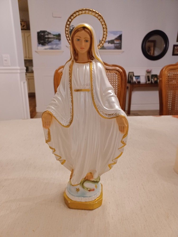 PEARLIZED MADONNA STATUE