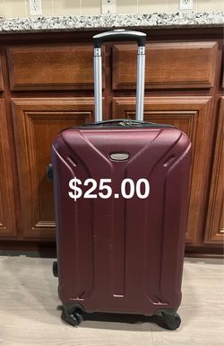 Skyline Hard Shell Spinner Luggage $25.00