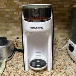 Baby Brezza Formula Pro 