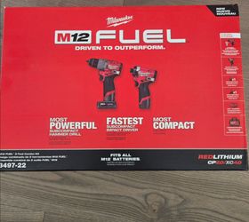 Milwaukee Hammer Drill and impact kit, m12 Fuel