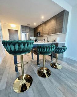 GREEN & GOLD Barstools 😍